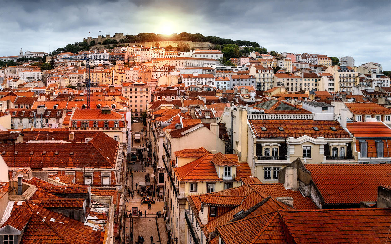 Portugal D7 Visa vs. HQA Visa: What Are the Differences?